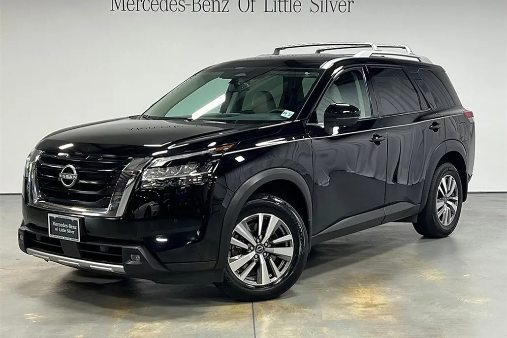 2022 Nissan Pathfinder SL photo 1