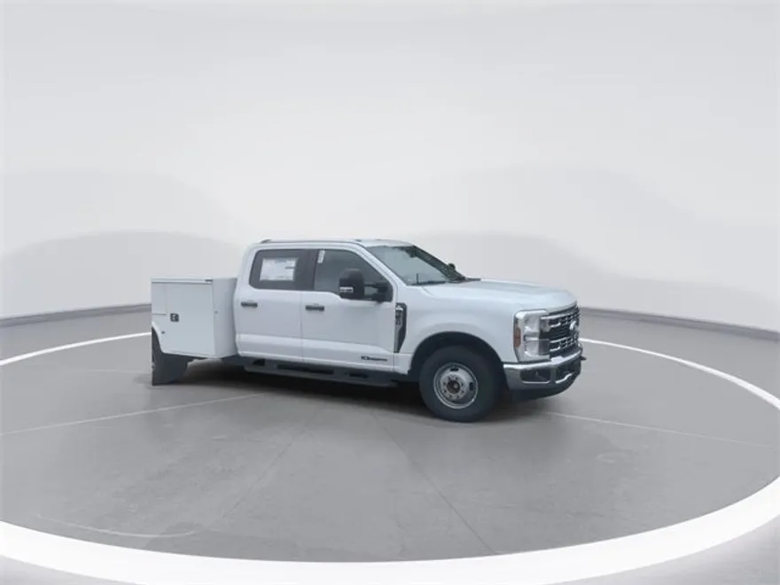 2024 Ford F-350 photo 1