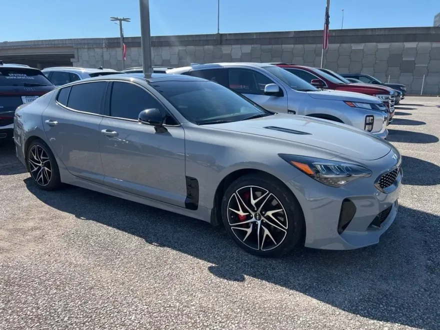 2023 Kia Stinger GT-Line photo 1
