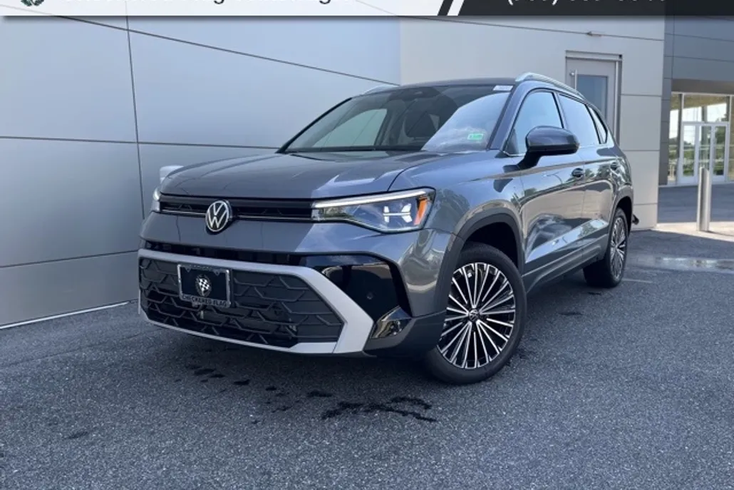 2025 Volkswagen Taos SE photo 1