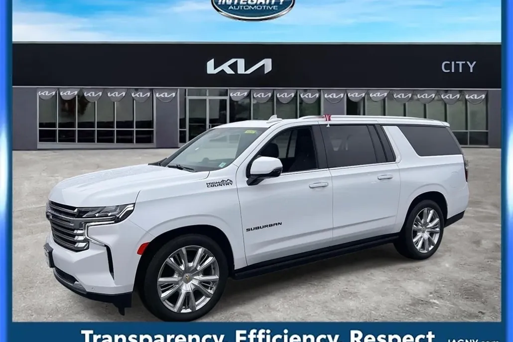 2023 Chevrolet Suburban High Country photo 1