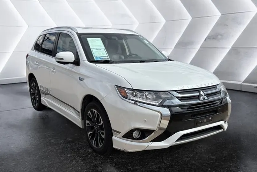 2018 Mitsubishi Outlander PHEV GT photo 1