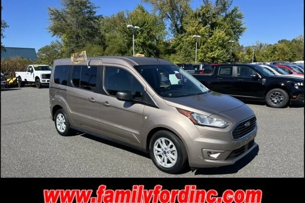 2020 Ford Transit Connect XLT photo 1