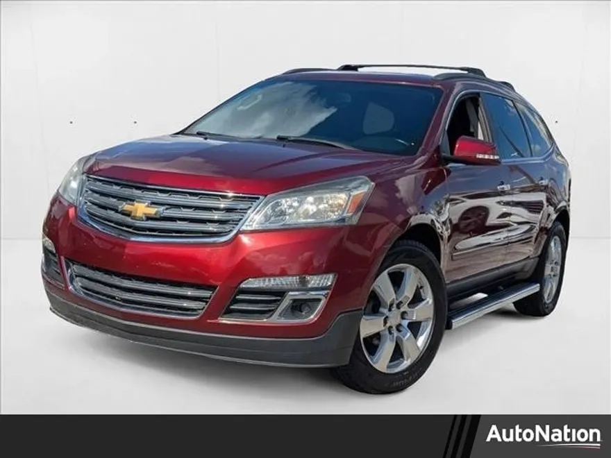 2017 Chevrolet Traverse Premier photo 1