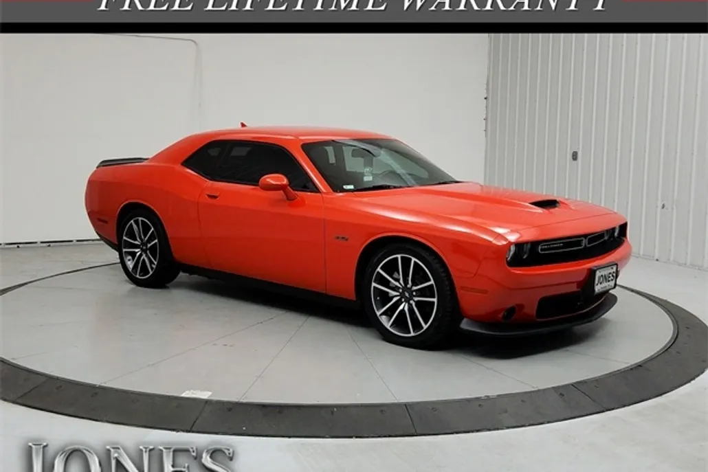 2023 Dodge Challenger R/T photo 1