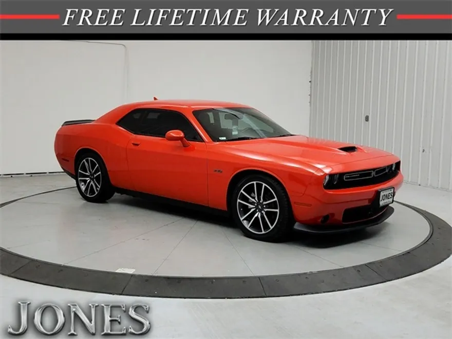 2023 Dodge Challenger R/T photo 1