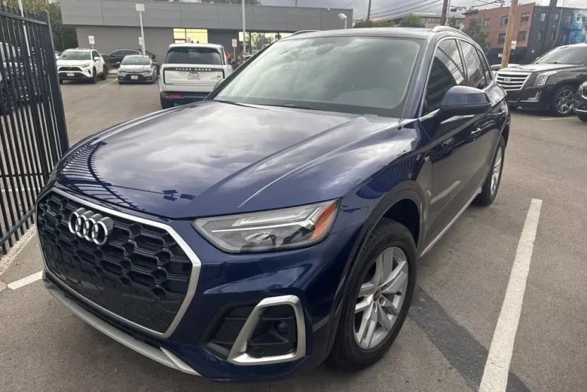 2022 Audi Q5 S line Premium photo 1