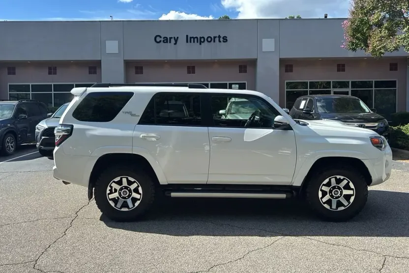 2019 Toyota 4Runner TRD Off-Road Premium Sport photo 1