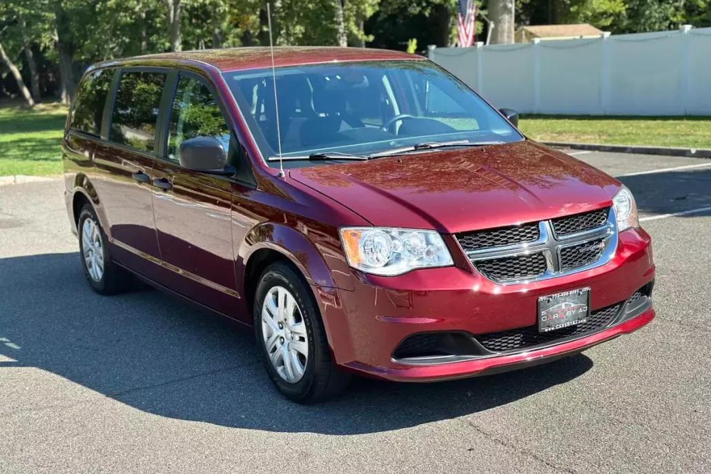2019 Dodge Grand Caravan SE photo 1