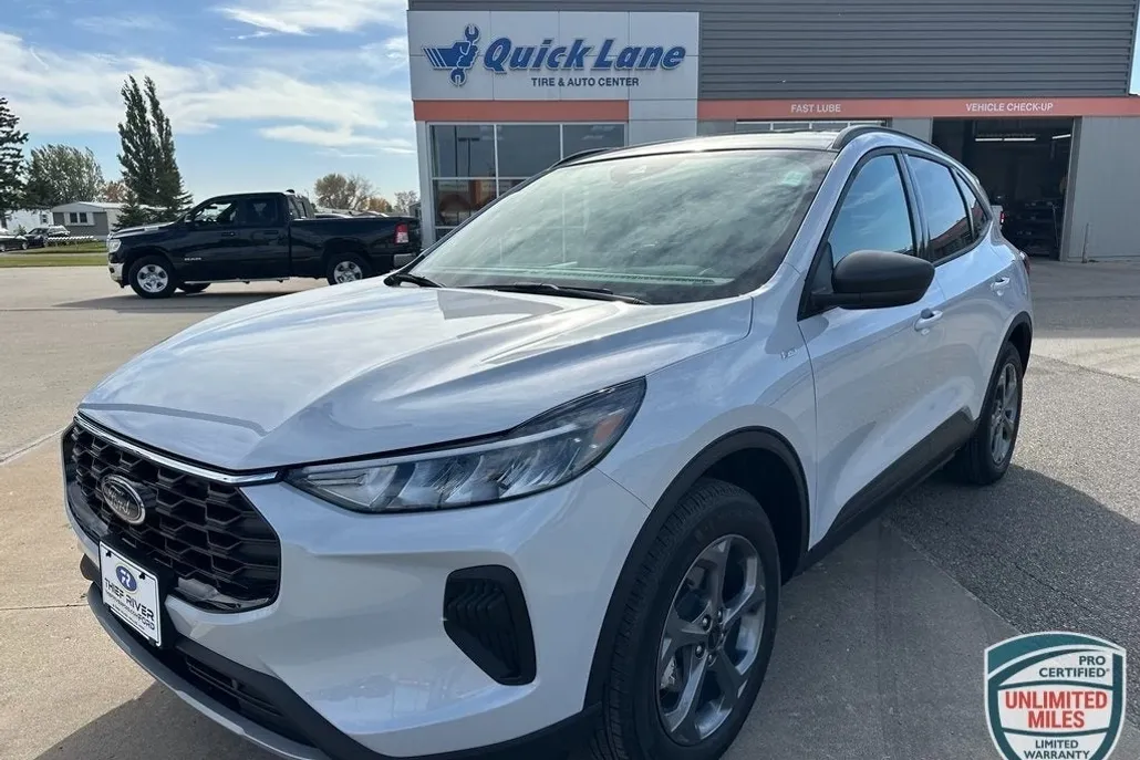 2025 Ford Escape ST-Line photo 1