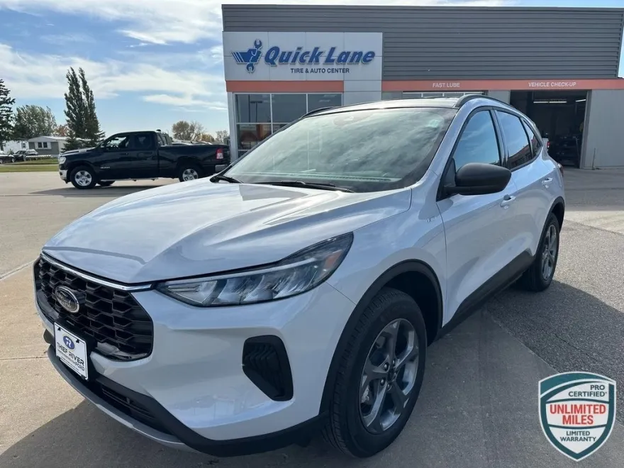 2025 Ford Escape ST-Line photo 1