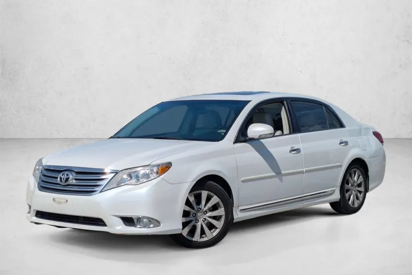 2012 Toyota Avalon Limited photo 1