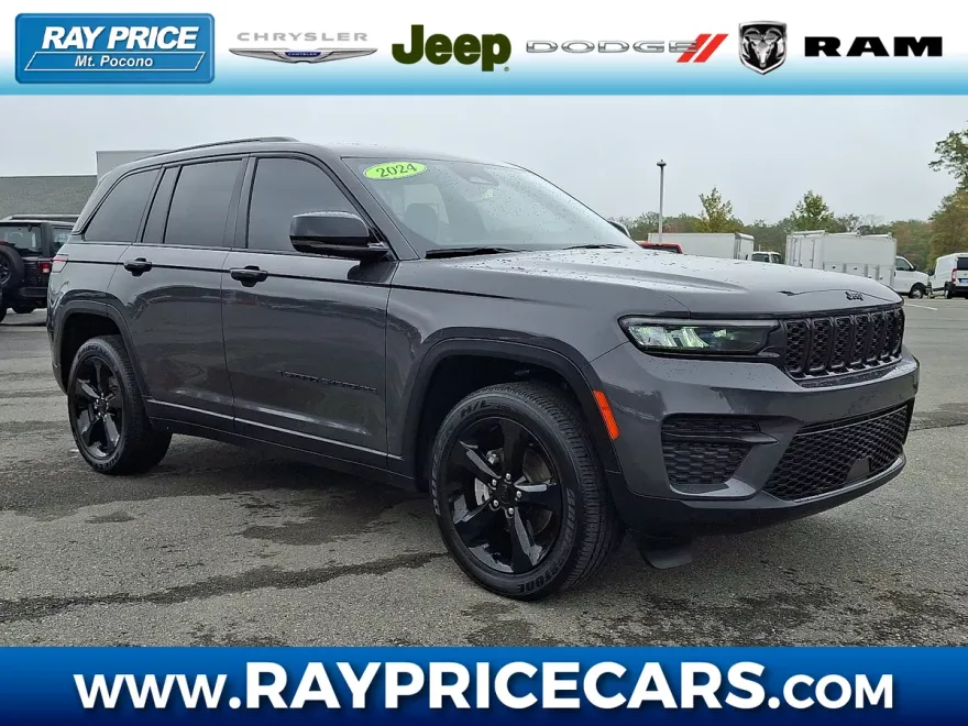 2024 Jeep Grand Cherokee Laredo photo 1