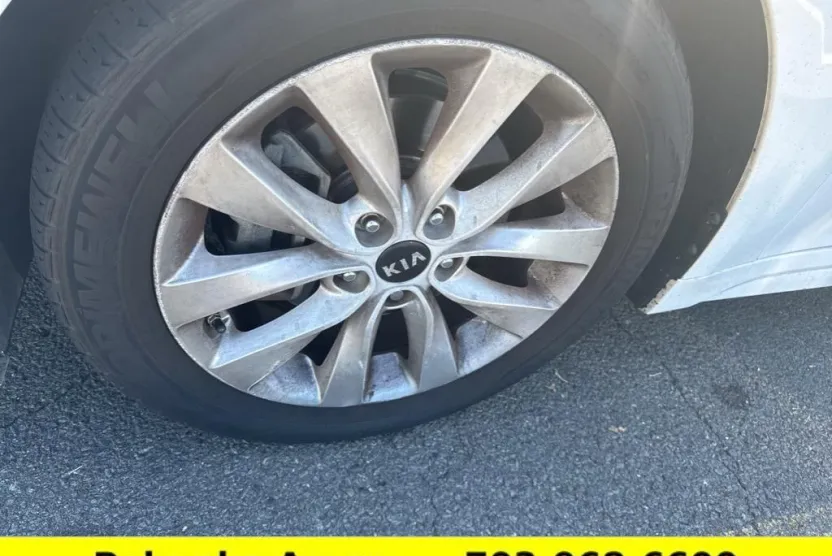 2016 Kia Optima EX photo 1