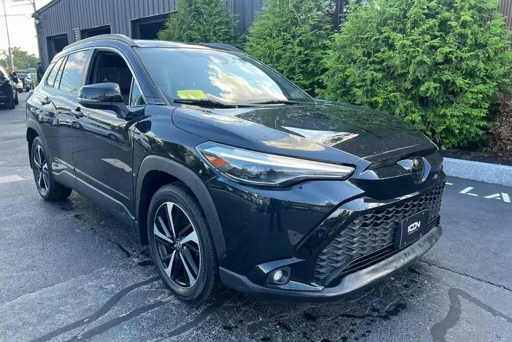 2023 Toyota Corolla Hybrid XSE photo 1