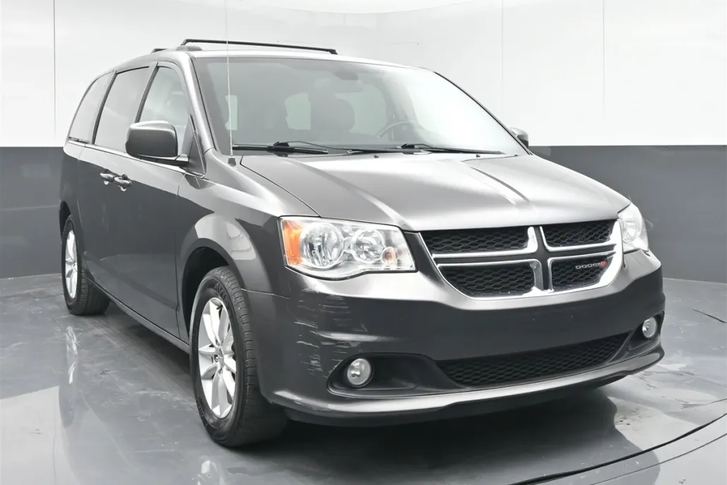 2020 Dodge Grand Caravan SXT photo 1