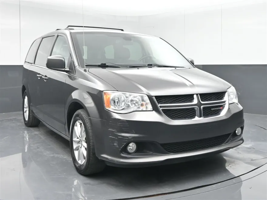 2020 Dodge Grand Caravan SXT photo 1
