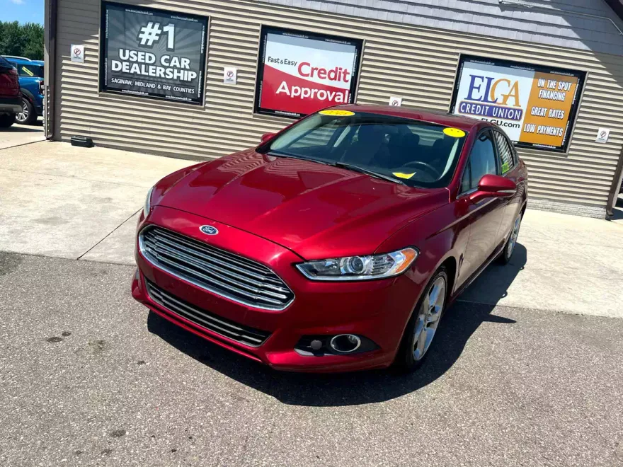2015 Ford Fusion SE photo 1