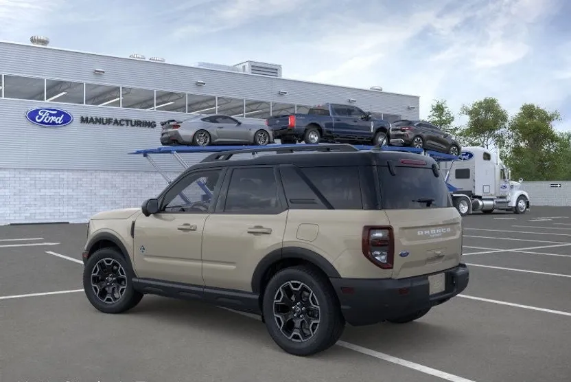 2025 Ford Bronco Sport Outer Banks photo 1