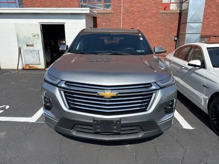 2023 Chevrolet Traverse Premier photo 1
