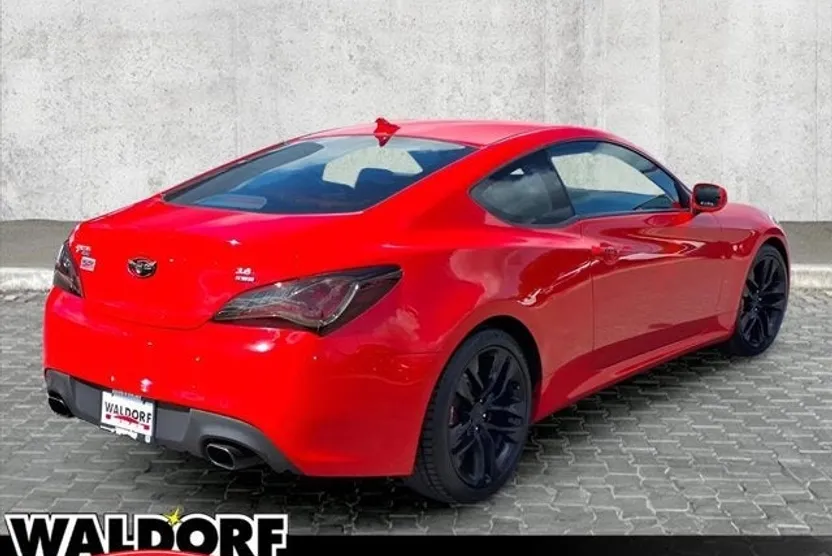 2013 Hyundai Genesis Coupe 3.8 R-Spec photo 1