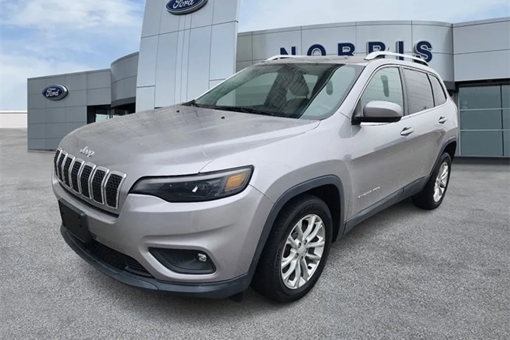 2019 Jeep Cherokee Latitude photo 1
