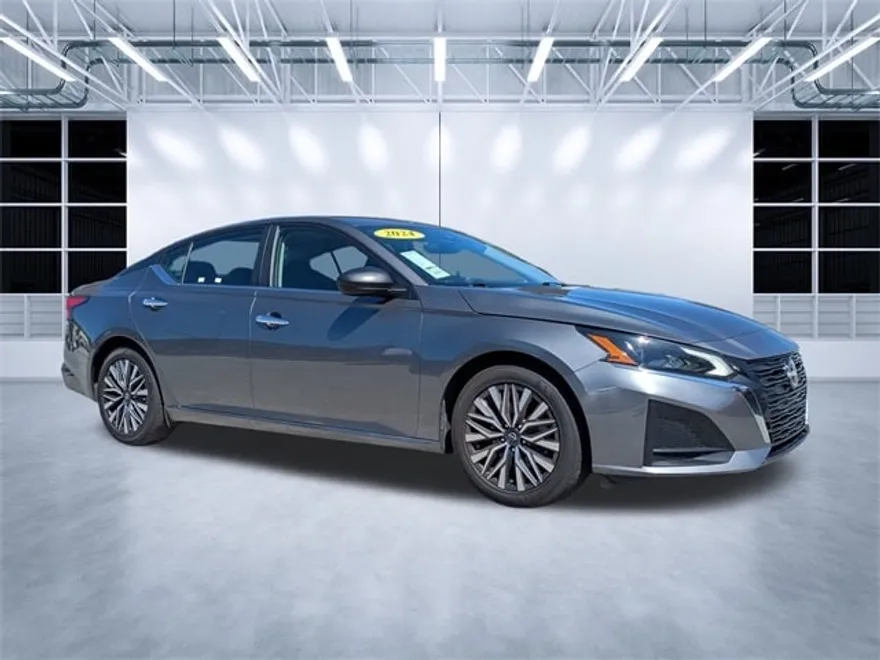 2024 Nissan Altima 2.5 SV photo 1