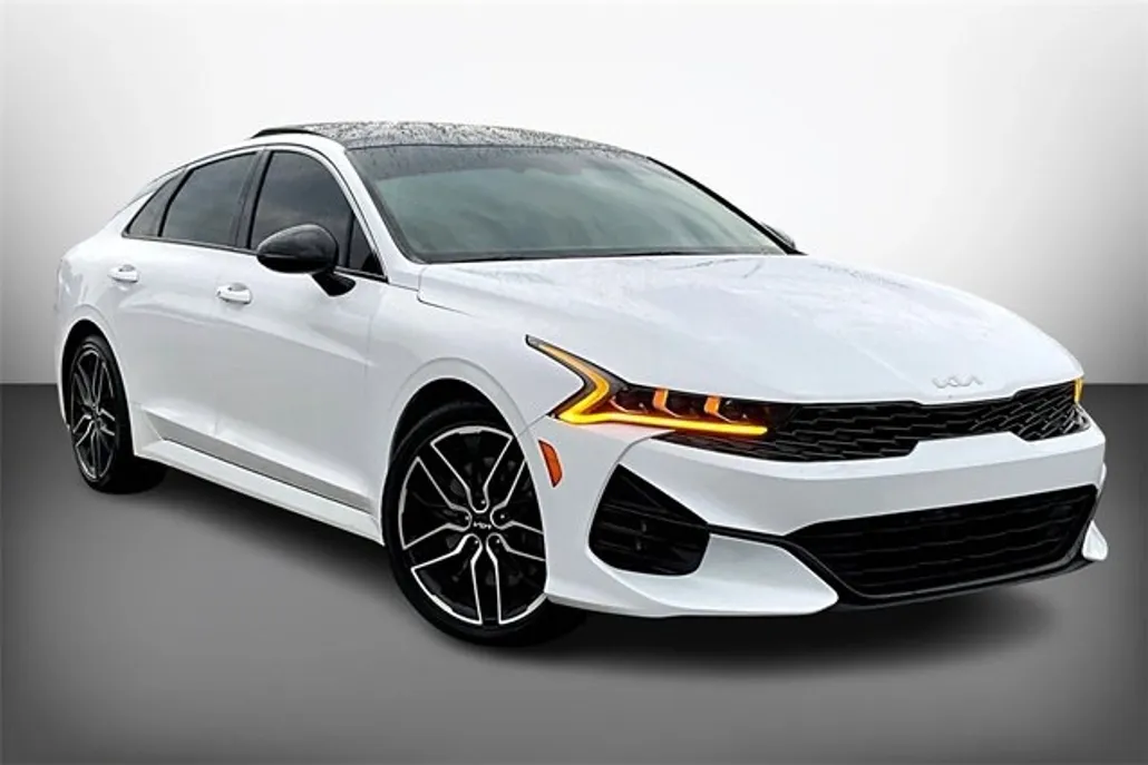 2022 Kia K5 GT photo 1