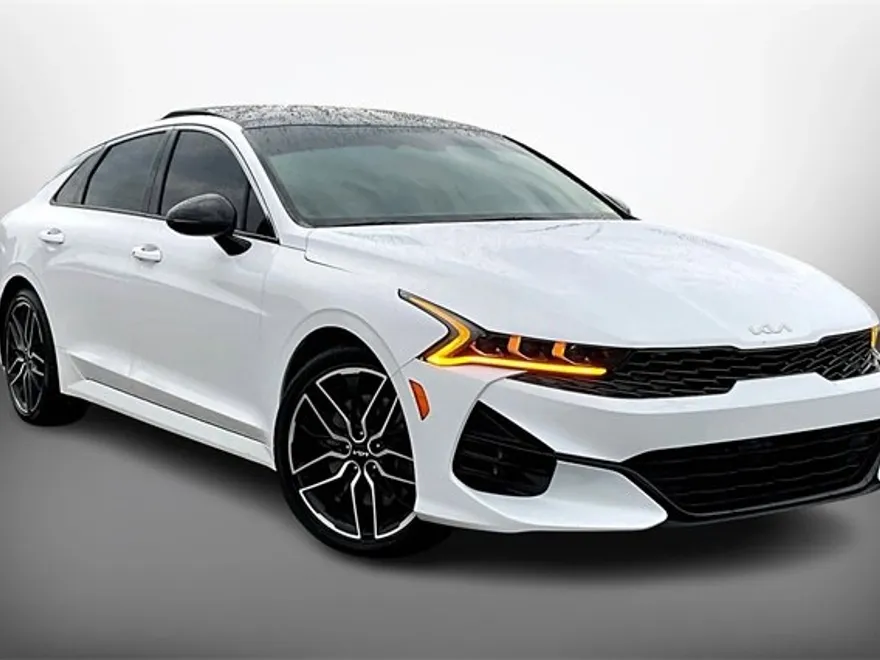 2022 Kia K5 GT photo 1