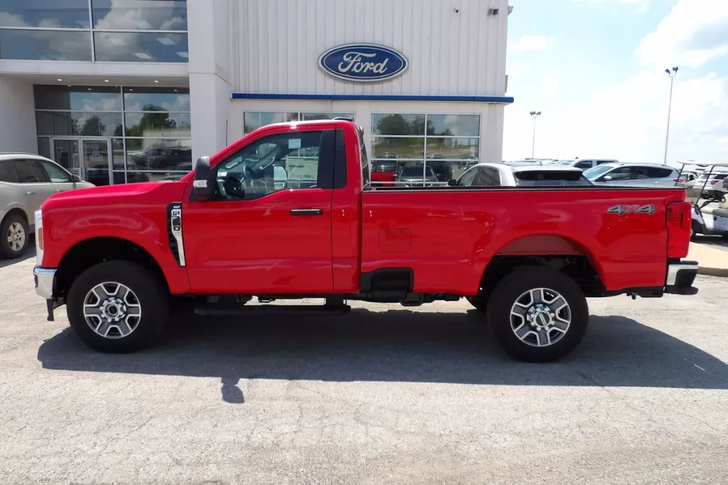 2025 Ford F-350 photo 1