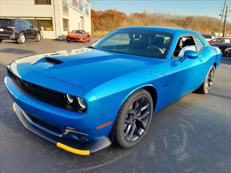 2023 Dodge Challenger R/T photo 1