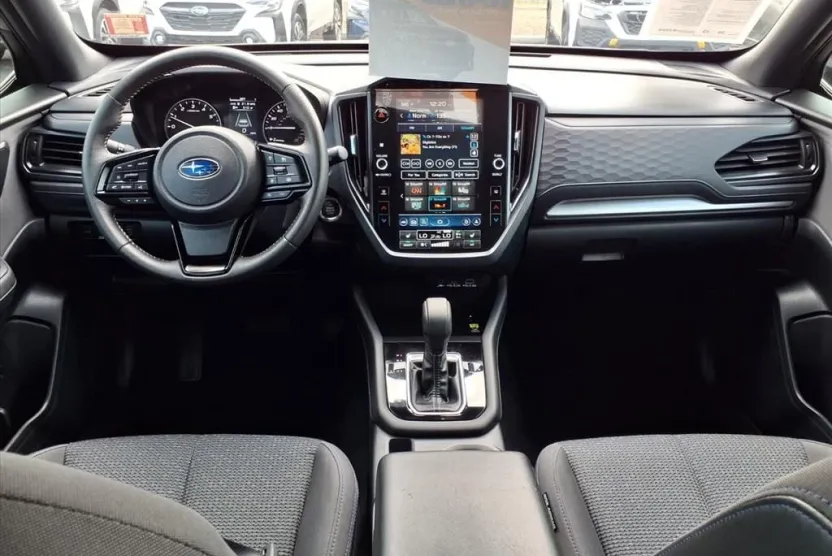2025 Subaru Forester Premium photo 1