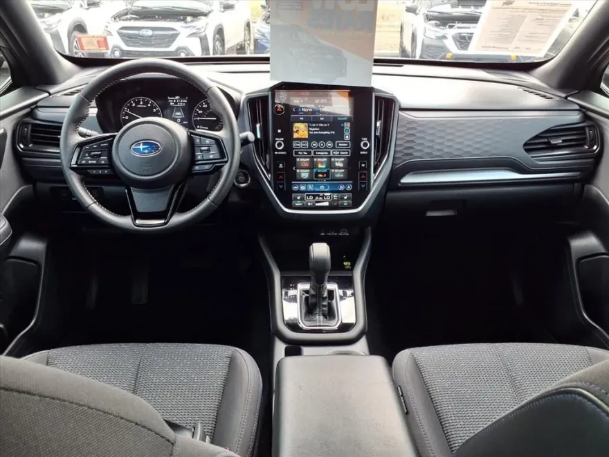 2025 Subaru Forester Premium photo 1
