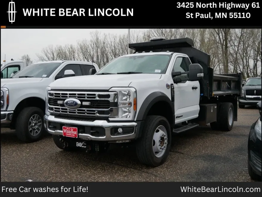 2023 Ford F-600 photo 1