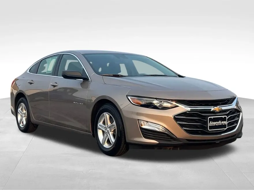 2023 Chevrolet Malibu LS photo 1