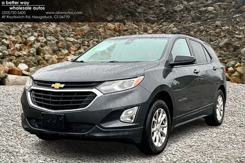 2020 Chevrolet Equinox LS photo 1