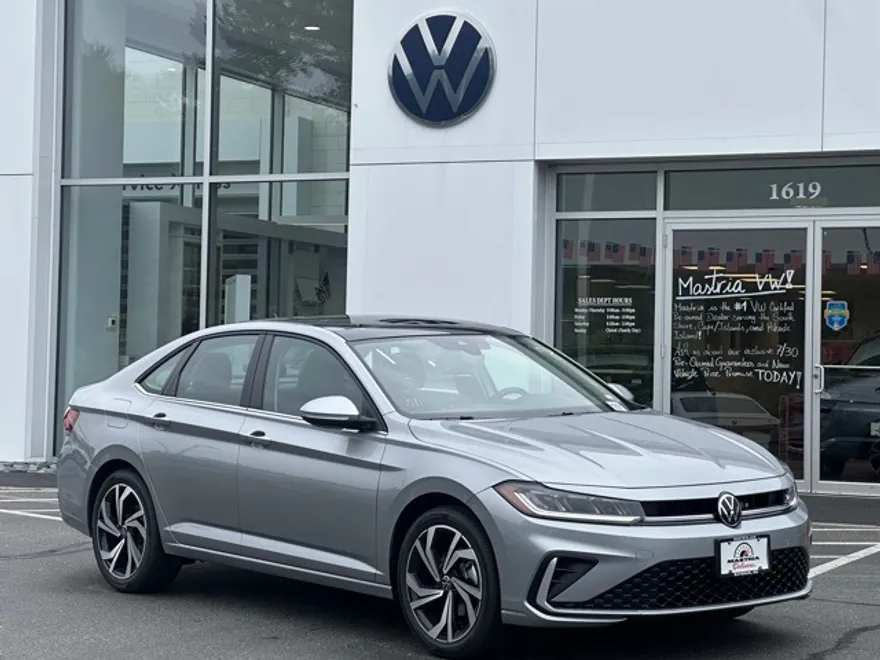 2025 Volkswagen Jetta SEL photo 1