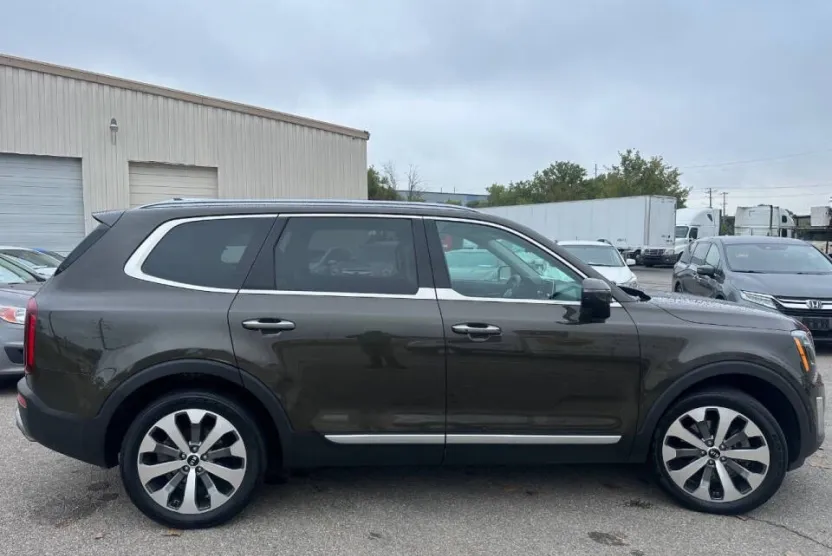 2020 Kia Telluride S photo 1