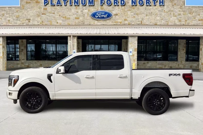 2025 Ford F-150 Platinum photo 1