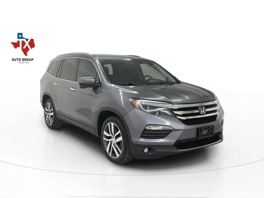 2017 Honda Pilot Touring Sport photo 1