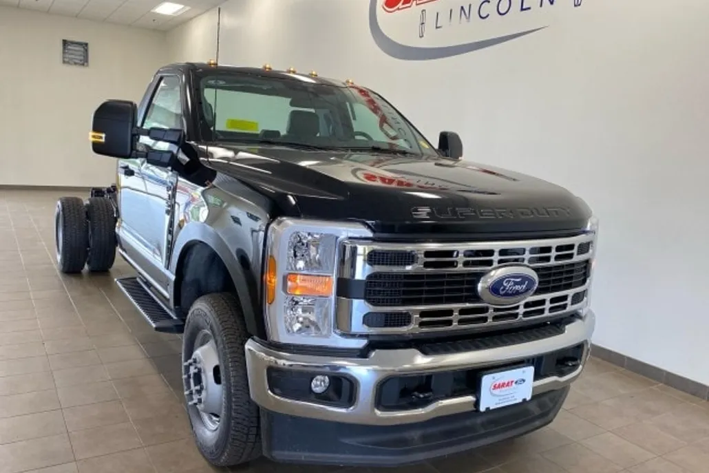 2025 Ford F-350 XL photo 1