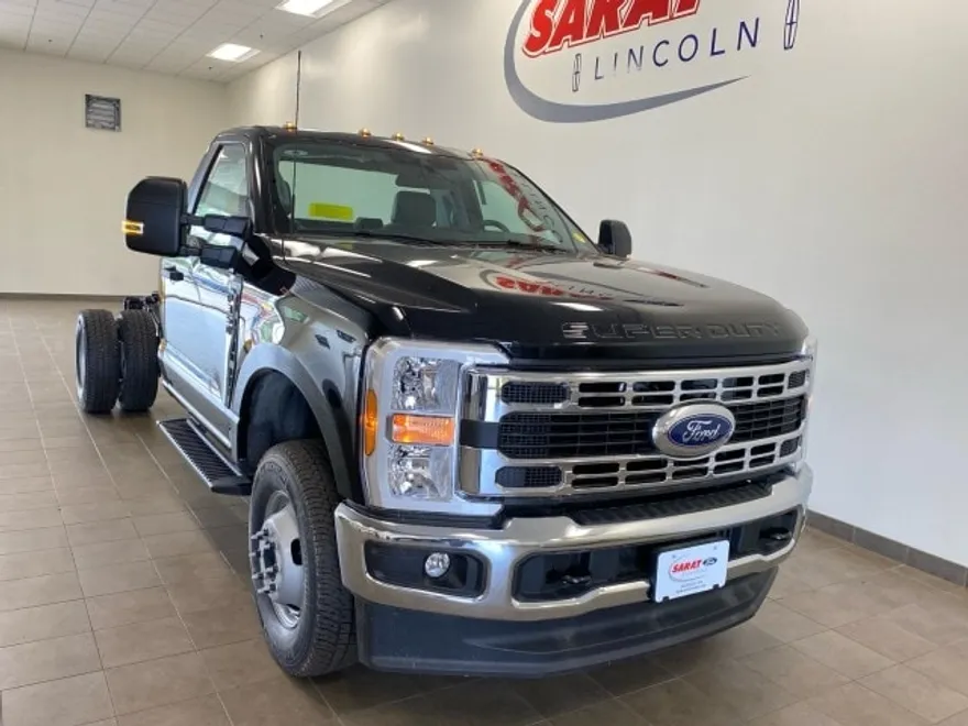 2025 Ford F-350 XL photo 1