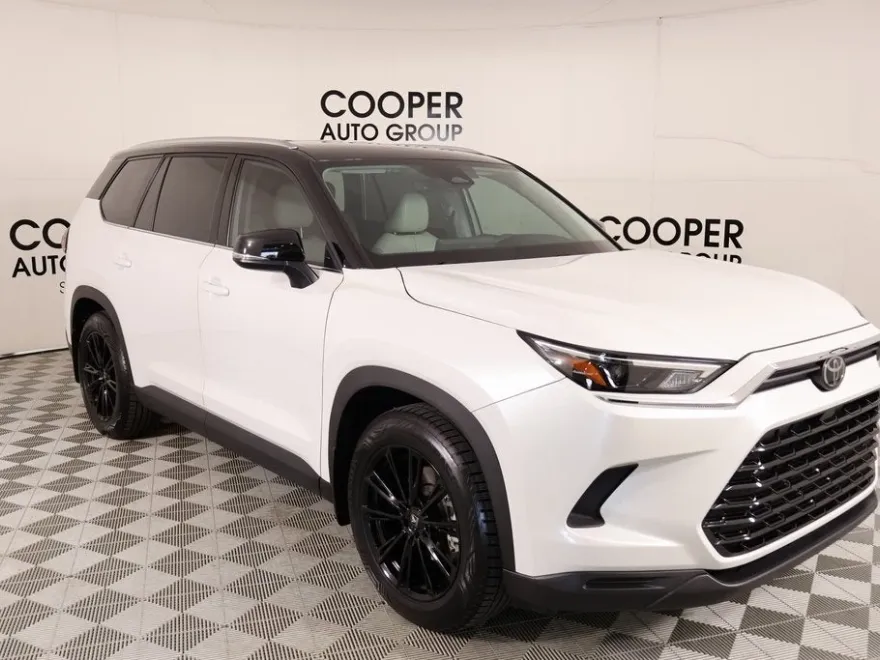 2024 Toyota Grand Highlander XLE photo 1
