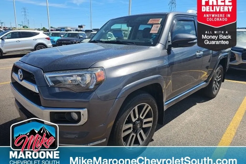 2018 Toyota 4Runner SR5 photo 1