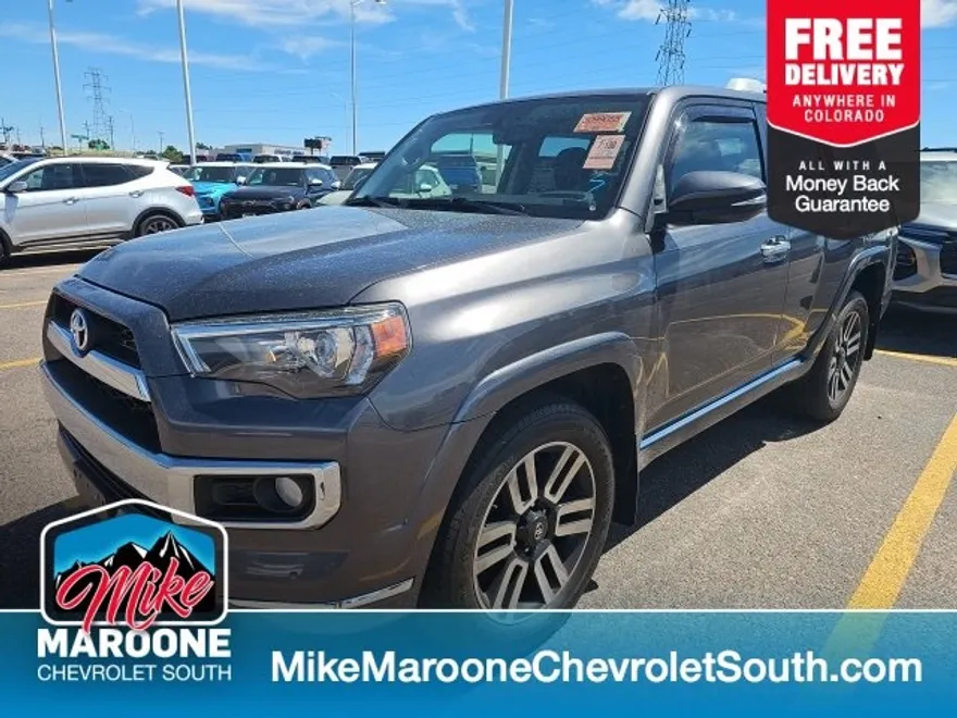 2018 Toyota 4Runner SR5 photo 1