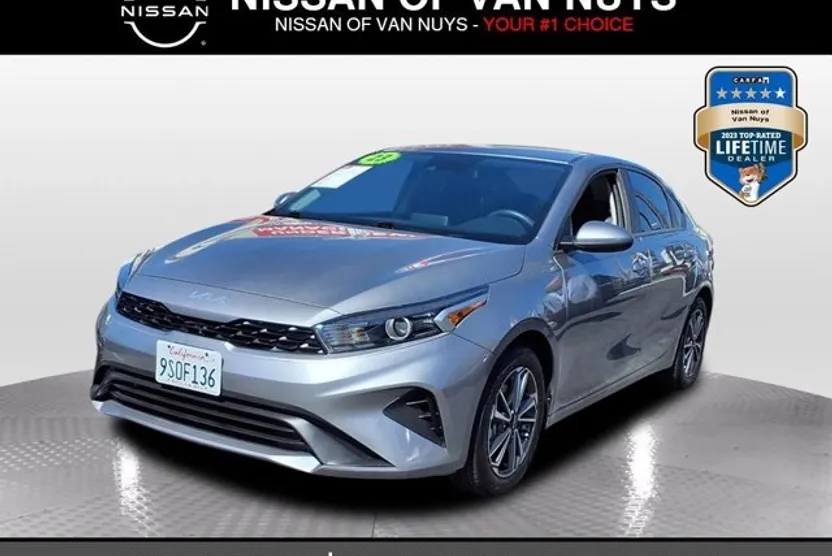 2023 Kia Forte LXS photo 1