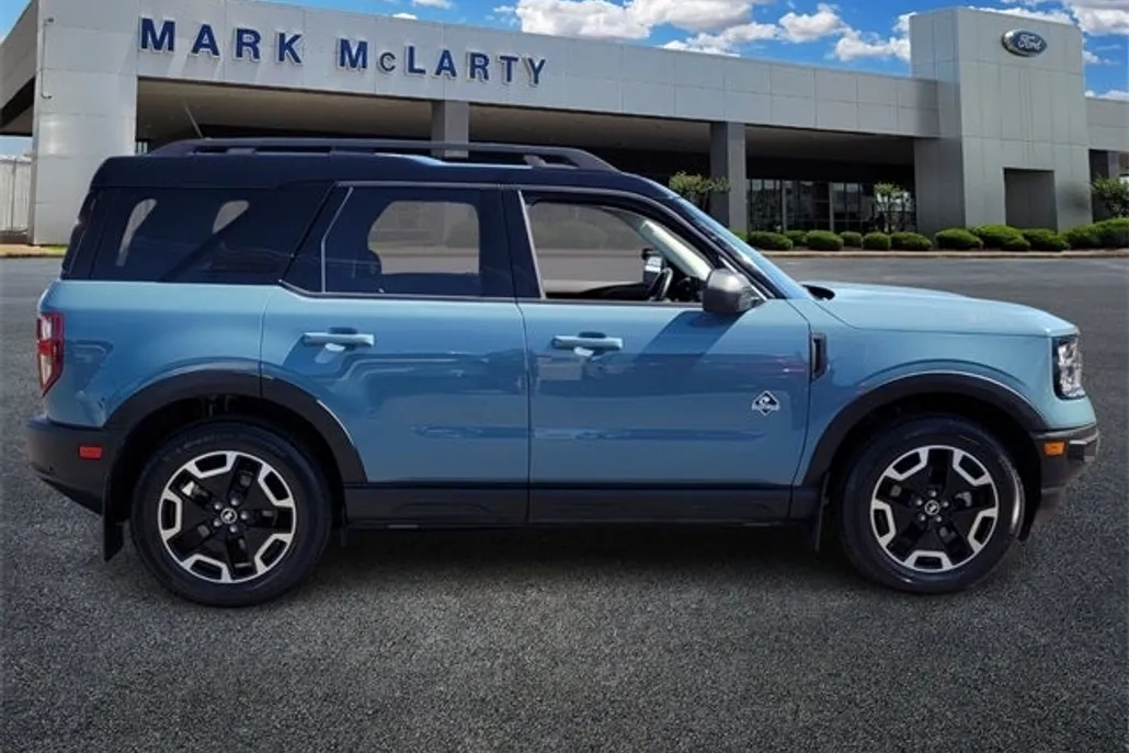 2022 Ford Bronco Sport Outer Banks photo 1