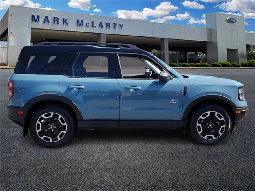 2022 Ford Bronco Sport Outer Banks photo 1