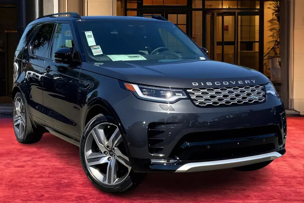 2025 Land Rover Discovery Metropolitan Edition photo 1