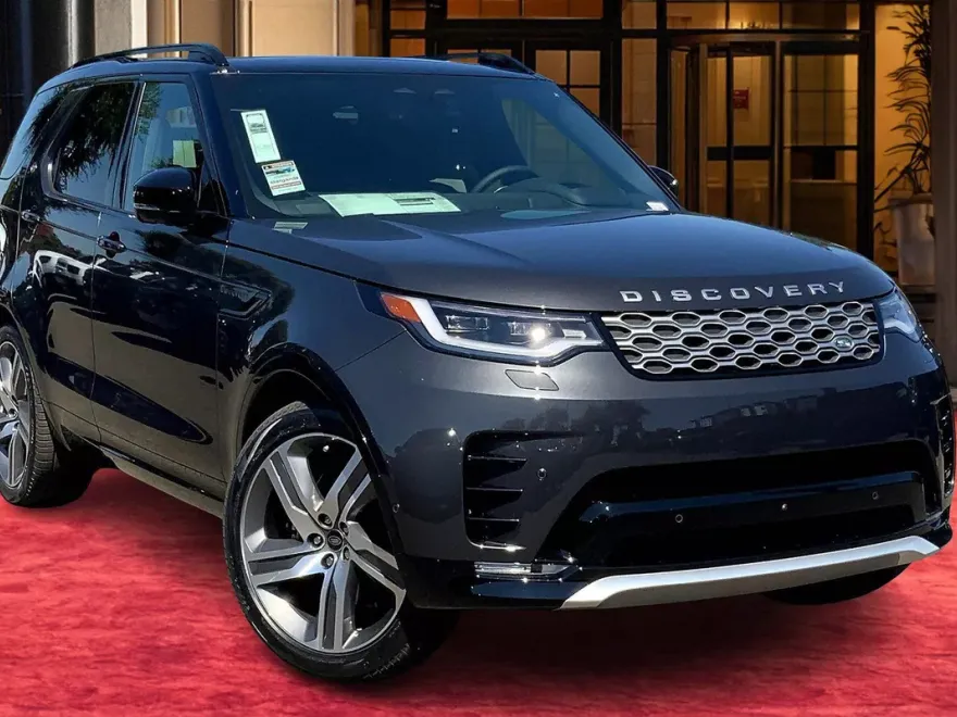 2025 Land Rover Discovery Metropolitan Edition photo 1